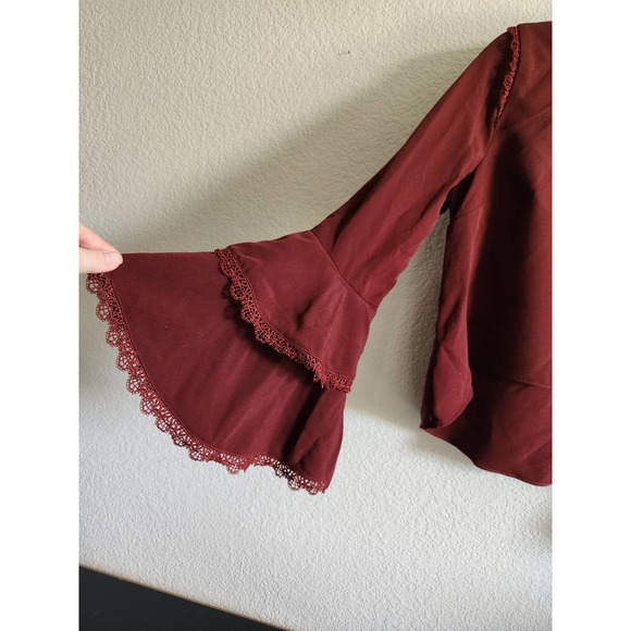 Mika Rose Womens Burgundy Bell Sleeve Blouse LG - Picture 2 of 8